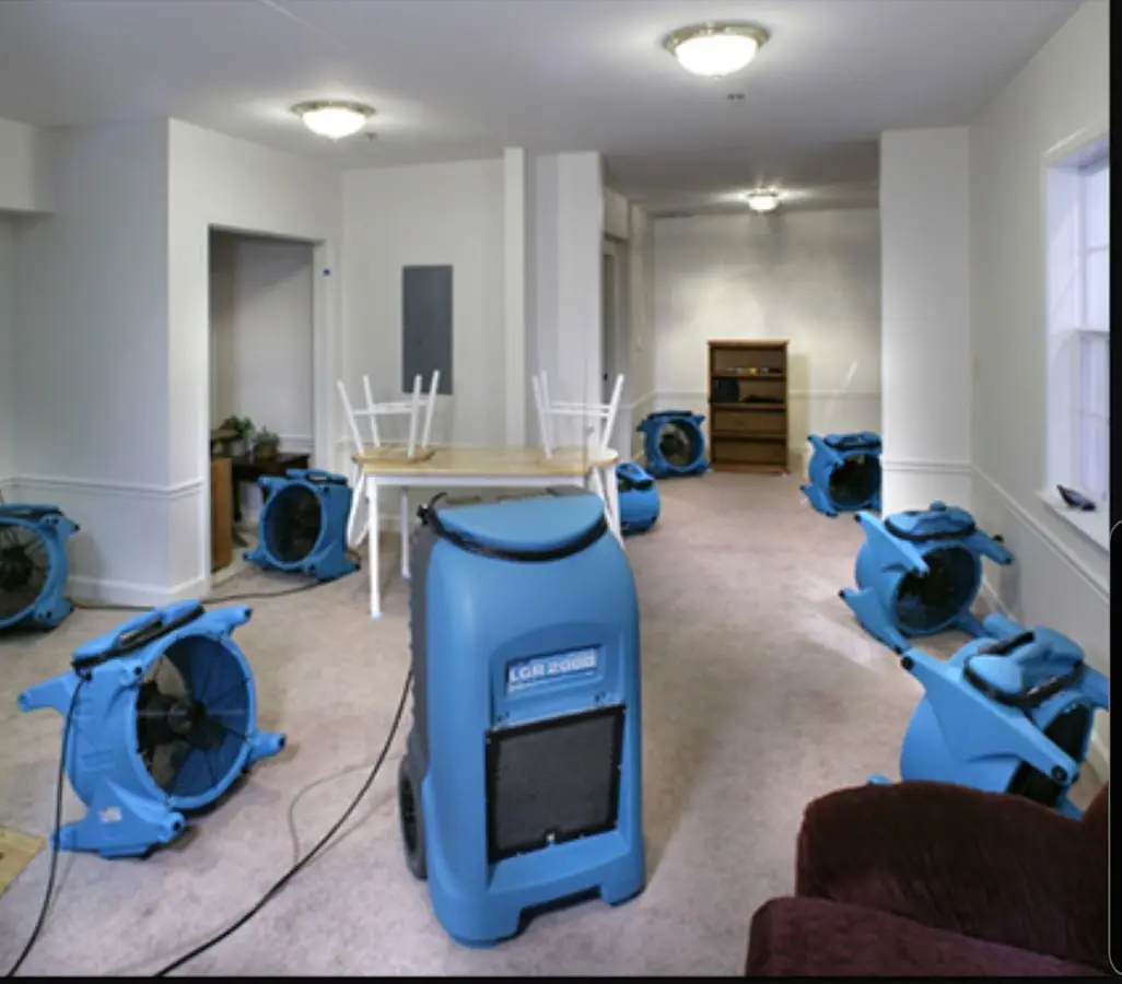 Air movers and dehumidifier setup for Water Extraction & Removal in Keokuk